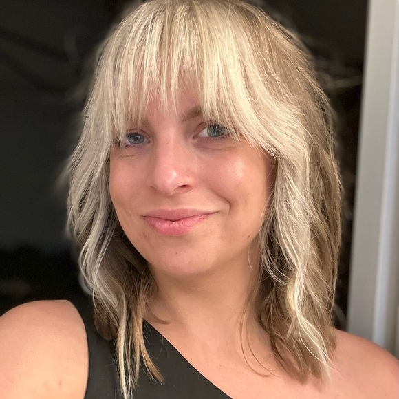 Meet The Posher, Amanda (A Gray Lady) - Picture 1 of 1